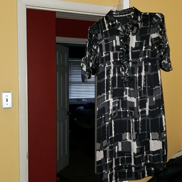Dress - Picture 5 of 5